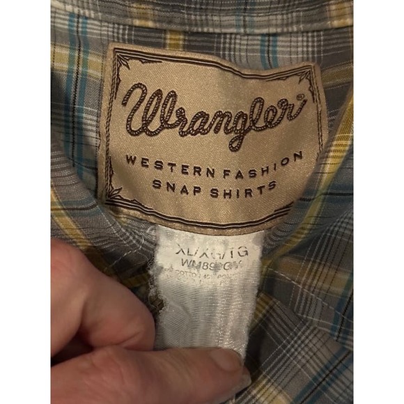 Men's Pearl Snap Button Western Shirt by Wrangler - Picture 3 of 5